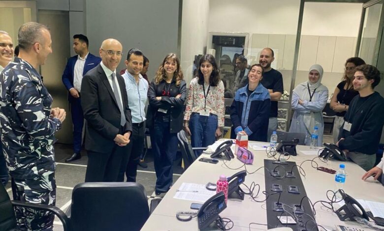 وزير الداخلية يتفقد غرفة العمليات المركزية الخاصة بالإنتخابات البلدية والإختيارية في الوزارة